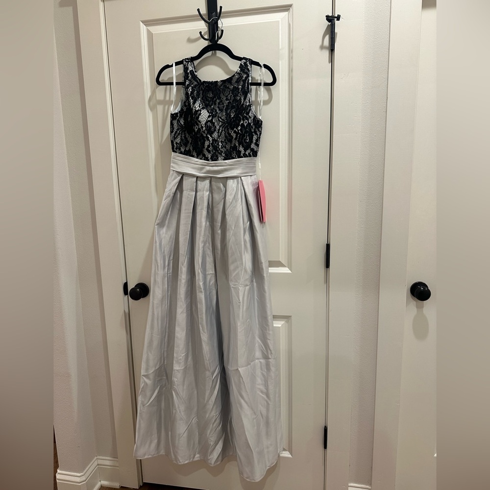 Black & Silver Lace Satin Formal Gown | Size 2 | Pockets | NWT